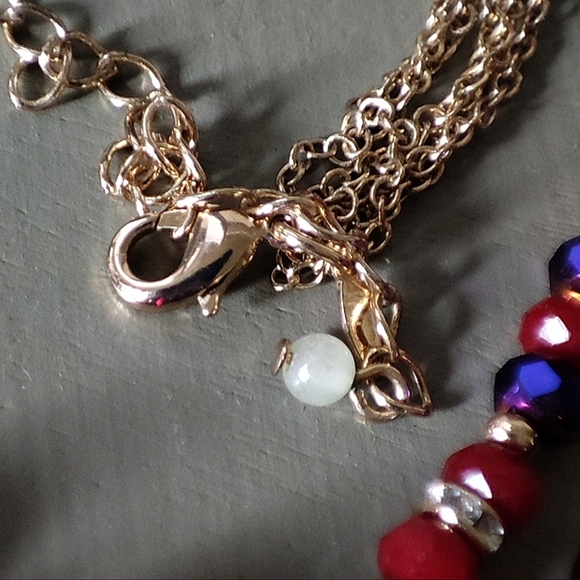 Ruby Red Faceted Glass Crystal and Purple Beaded Gold Tone Necklace NRQ Signed - Picture 15 of 16